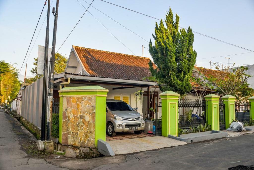 Rumah Larasati Malang Eksteriør billede
